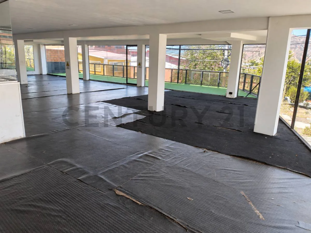 Foto 6 de Local Comercial en Alto Obrajes | Espacio Adaptable a Tu Proyecto
