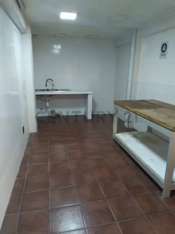 Foto 9 de Local Comercial en Alto Obrajes | Espacio Adaptable a Tu Proyecto
