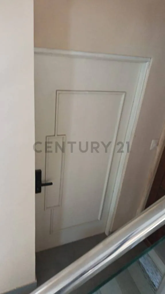 Foto 3 de Oficina Nueva a Estrenar #1 Piso 2 en Alquiler – Oscar Malls, El Alto