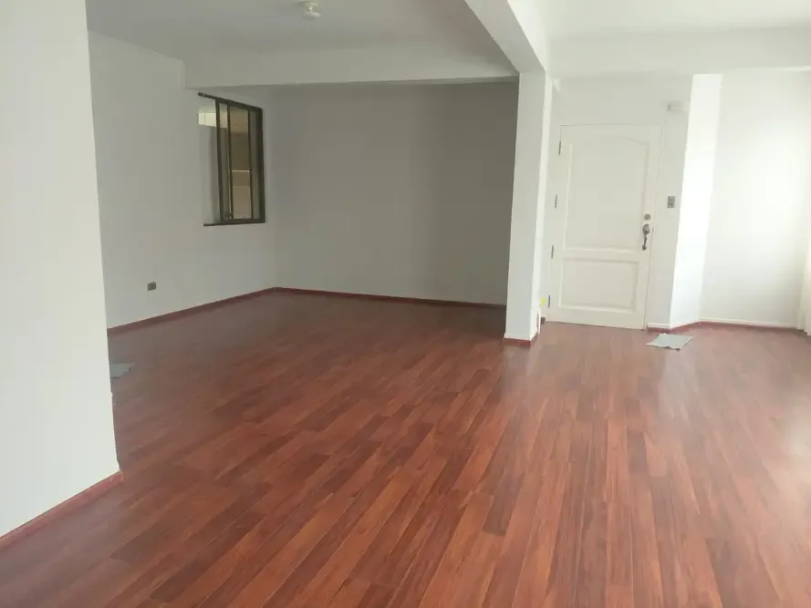 Foto 5 de Departamento en Venta de 112.87m2 con Parqueo - Z/Mayorazgo