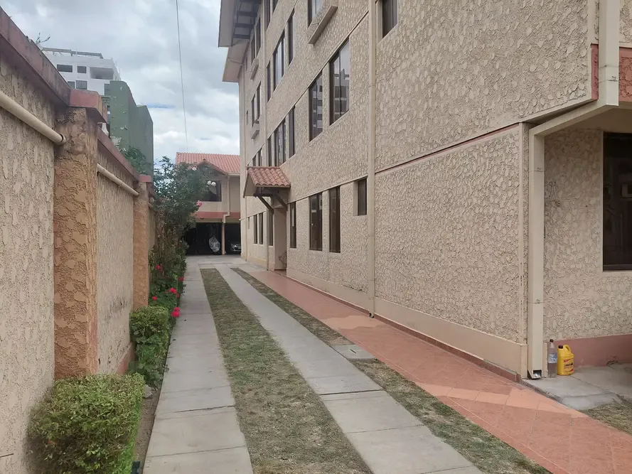 Foto 1 de Departamento en Venta de 112.87m2 con Parqueo - Z/Mayorazgo