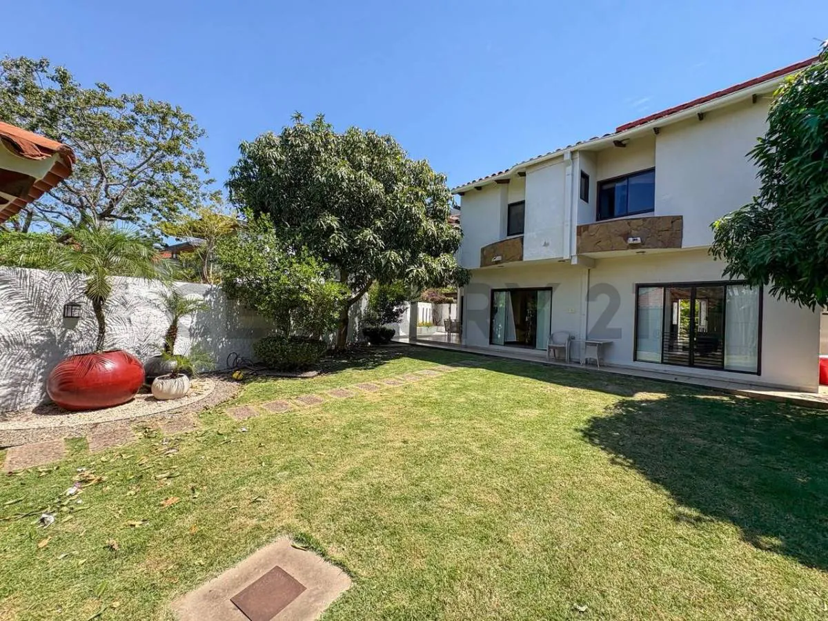 Foto 17 de Casa en Alquiler en Condominio Jardines del Urubo