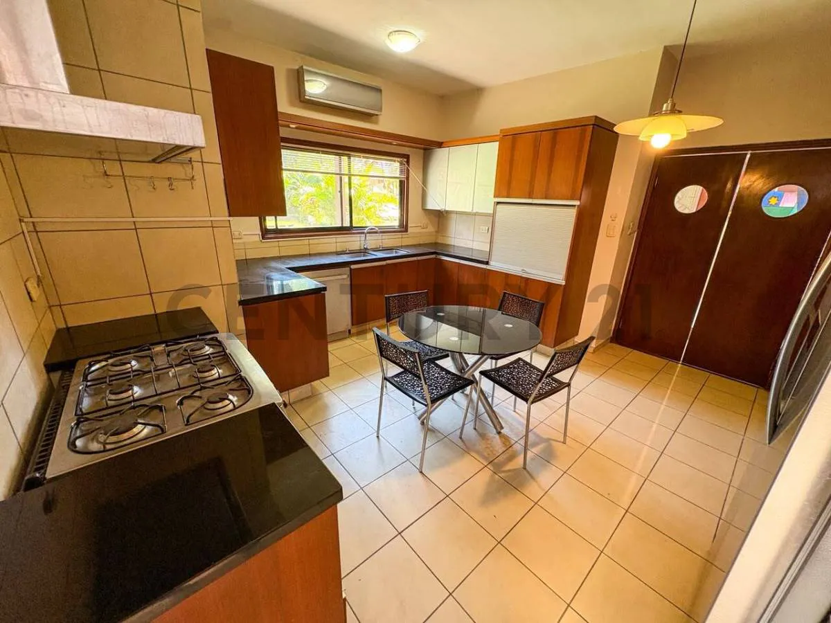 Foto 16 de Casa en Alquiler en Condominio Jardines del Urubo