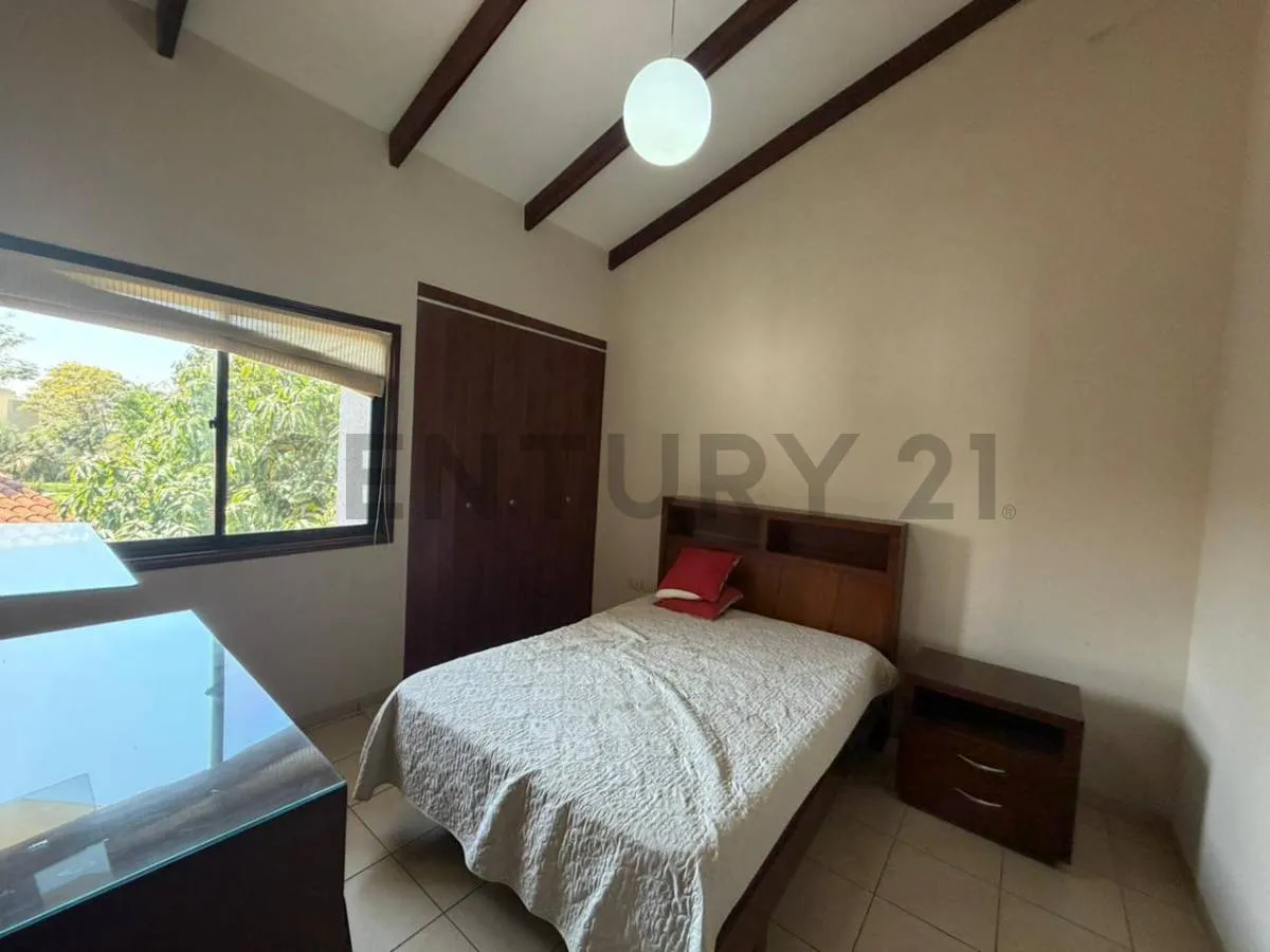 Foto 5 de Casa en Alquiler en Condominio Jardines del Urubo