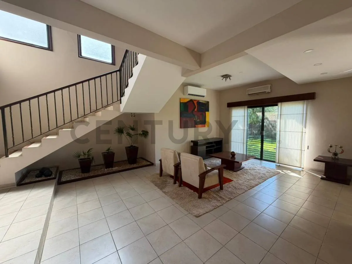 Foto 8 de Casa en Alquiler en Condominio Jardines del Urubo