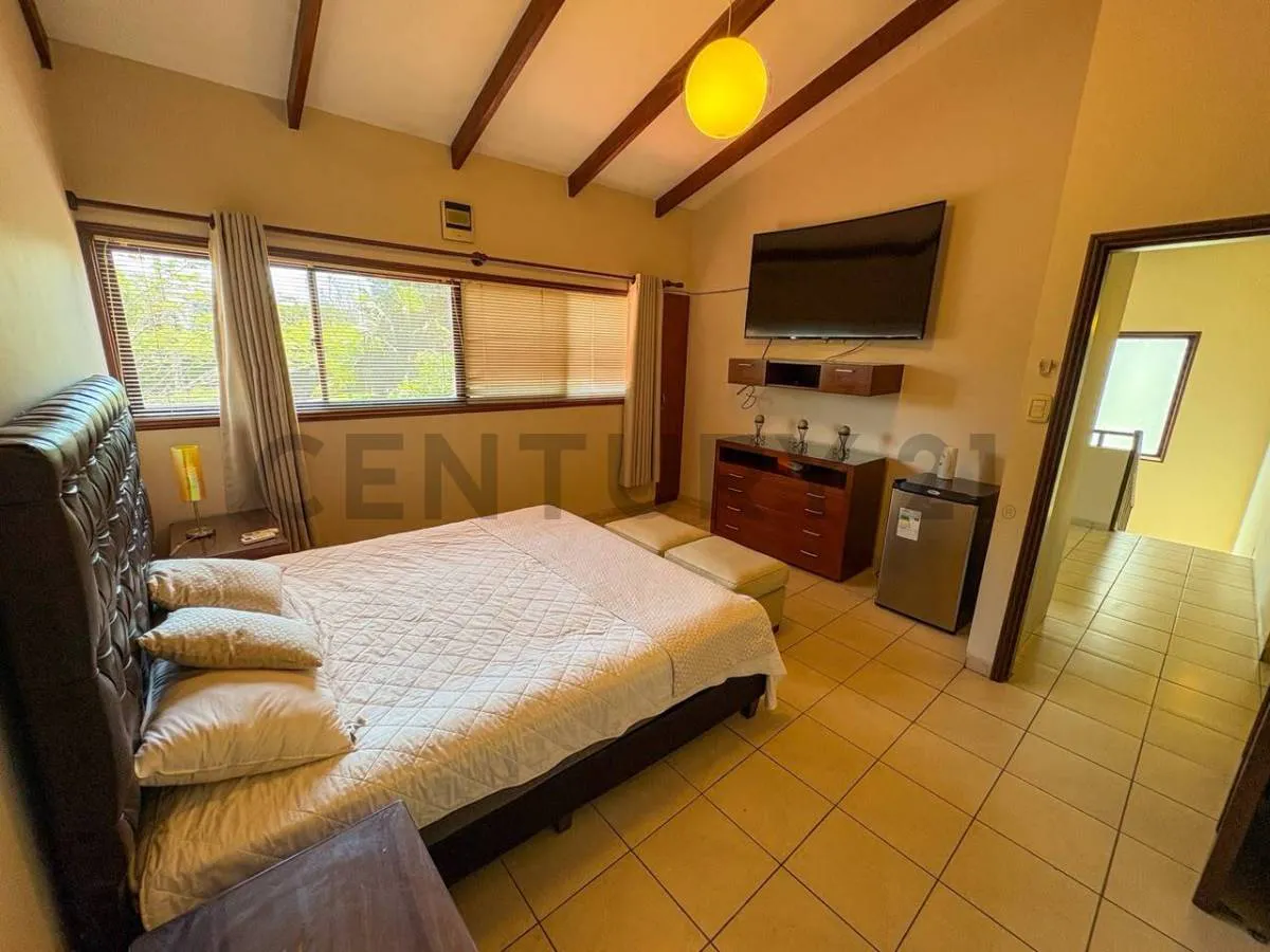 Foto 15 de Casa en Alquiler en Condominio Jardines del Urubo