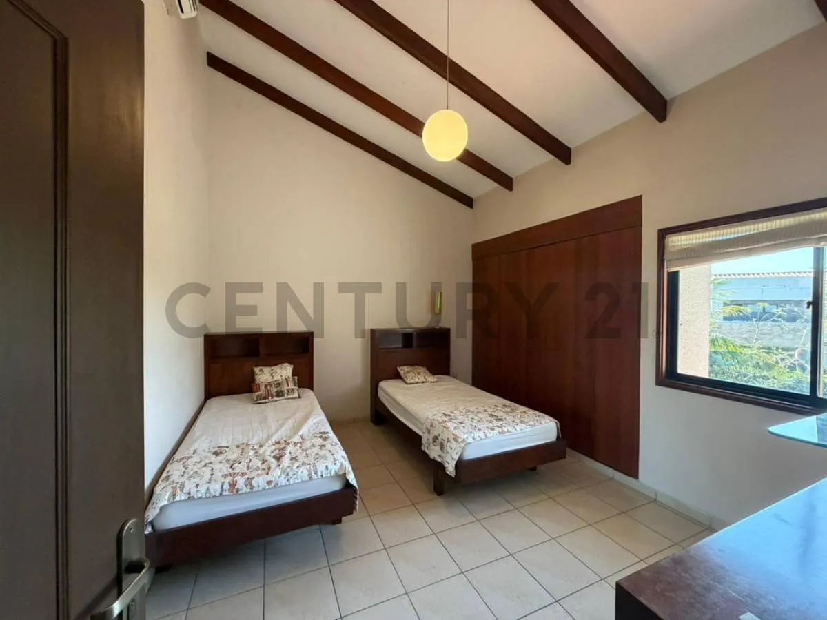 Foto 7 de Casa en Alquiler en Condominio Jardines del Urubo