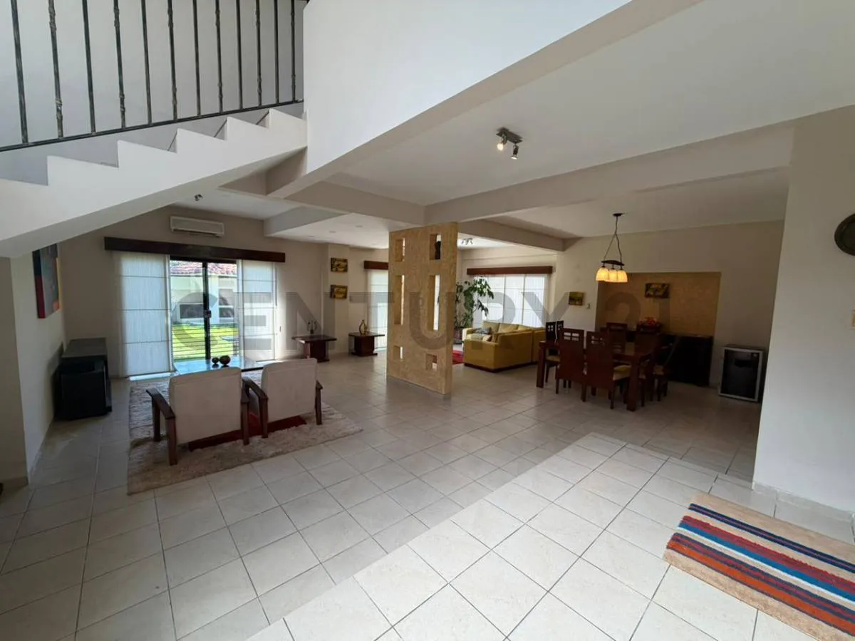 Foto 10 de Casa en Alquiler en Condominio Jardines del Urubo