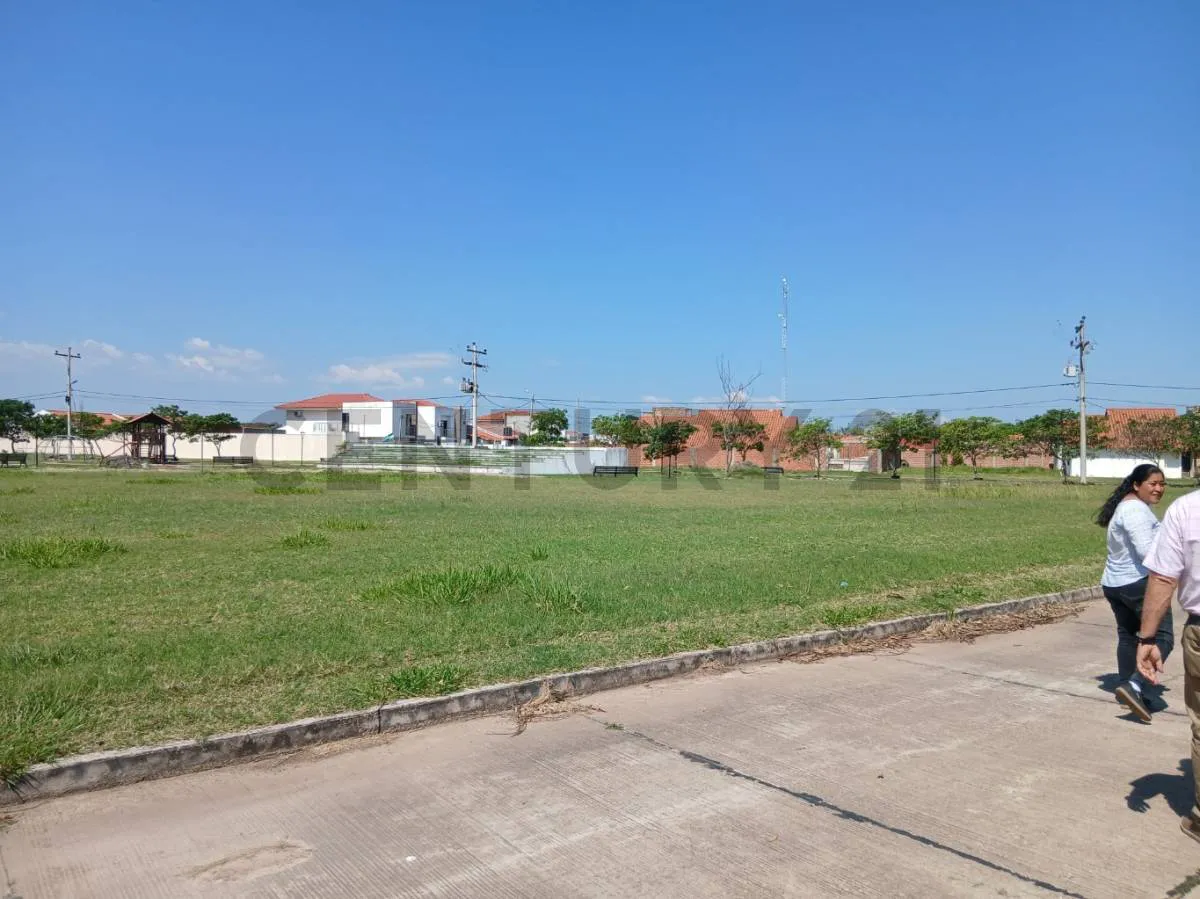 Foto 4 de Terreno en Venta Urbanizacion La Herradura Zona Este
