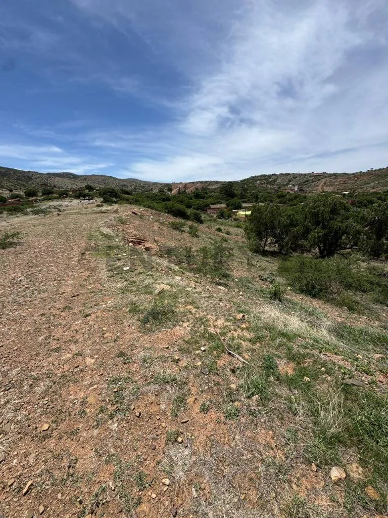 Foto 1 de Lote de Terreno en Venta a Una Ccuadra de La Avenida Principal 2000m2