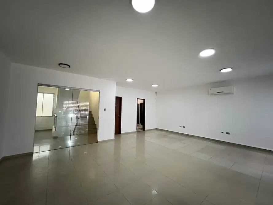 Foto 6 de Edificio Corporativo en Alquiler El 1er Anillo