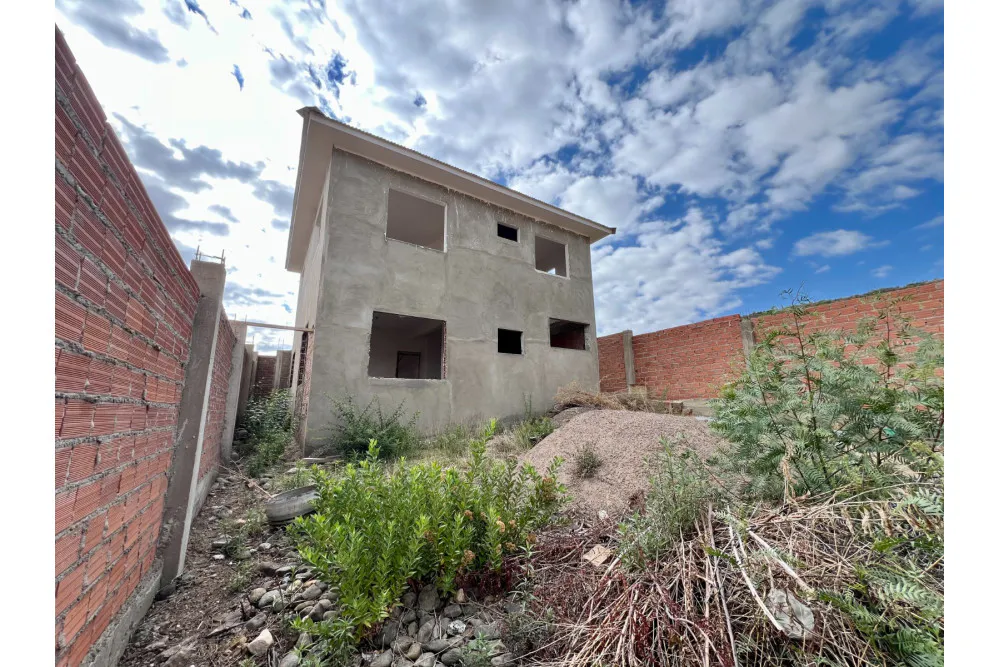 Foto 2 de Casa en Obra Gruesa en Venta