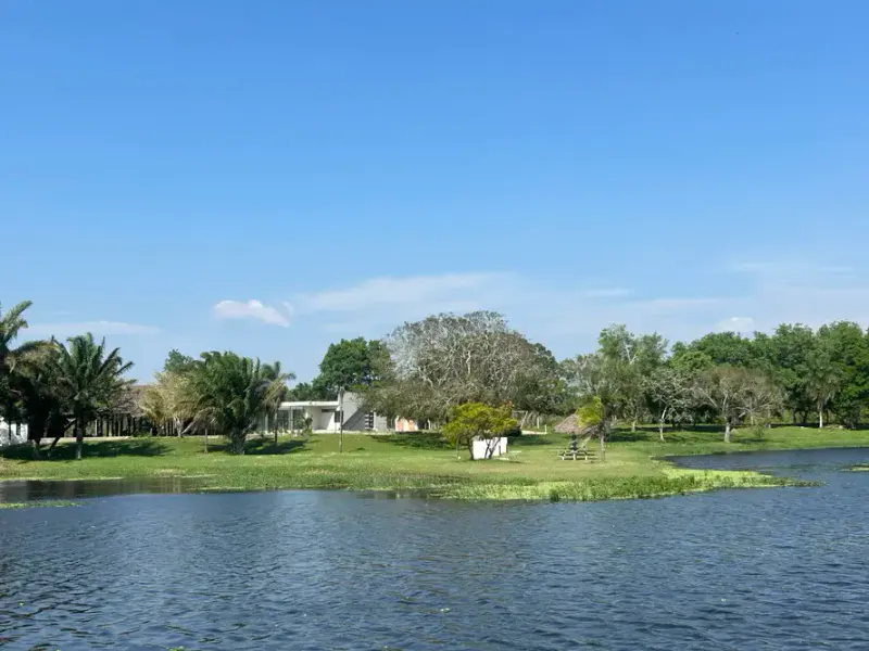 Foto 11 de Terreno de en venta en Urbanización Laguna Norte – Warnes