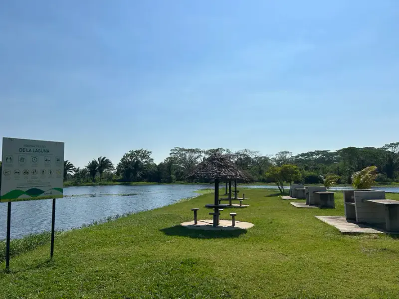 Foto 8 de Terreno de en venta en Urbanización Laguna Norte – Warnes