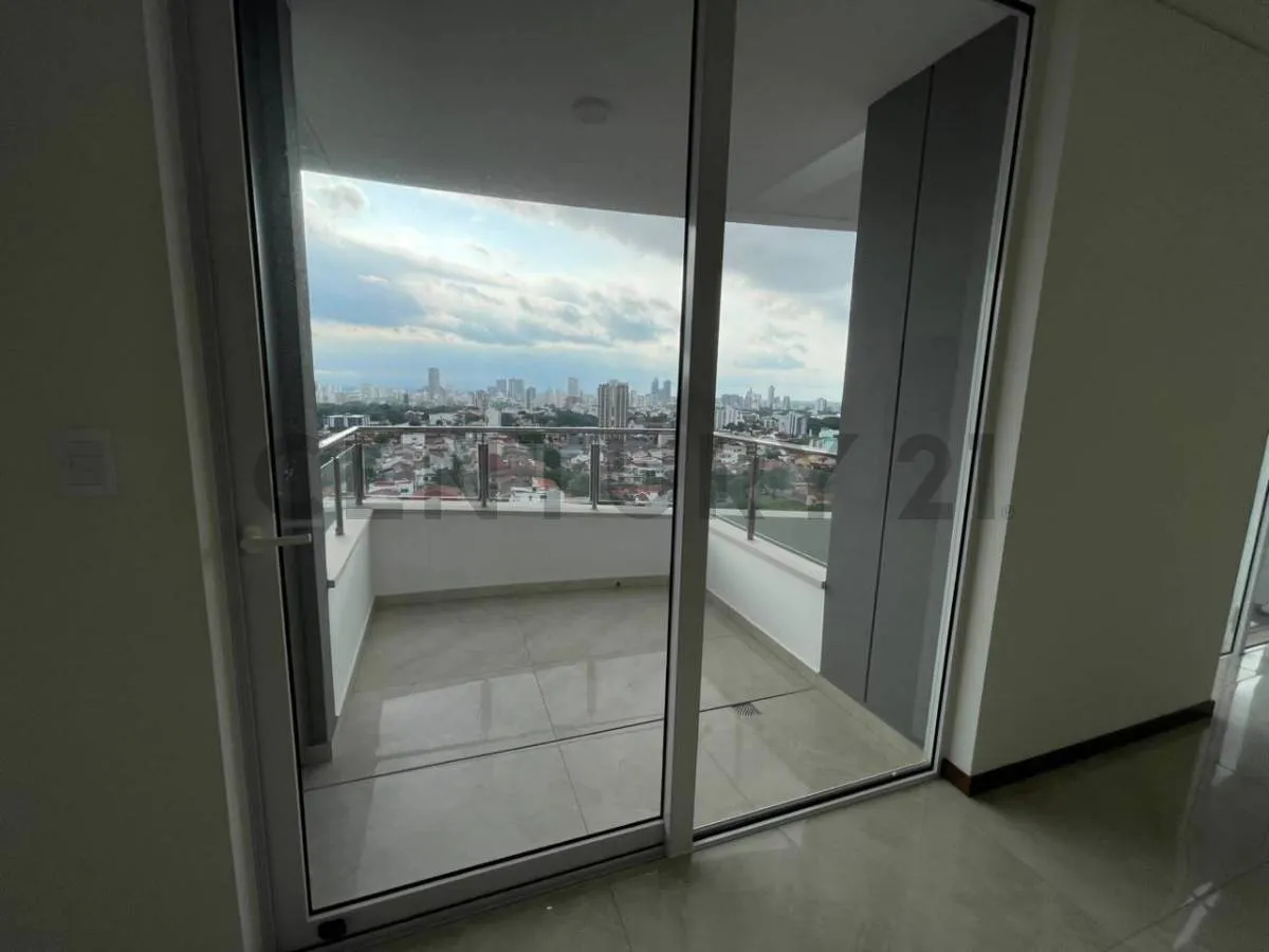 Foto 12 de Departamento en Alquiler – Macororó 16-17