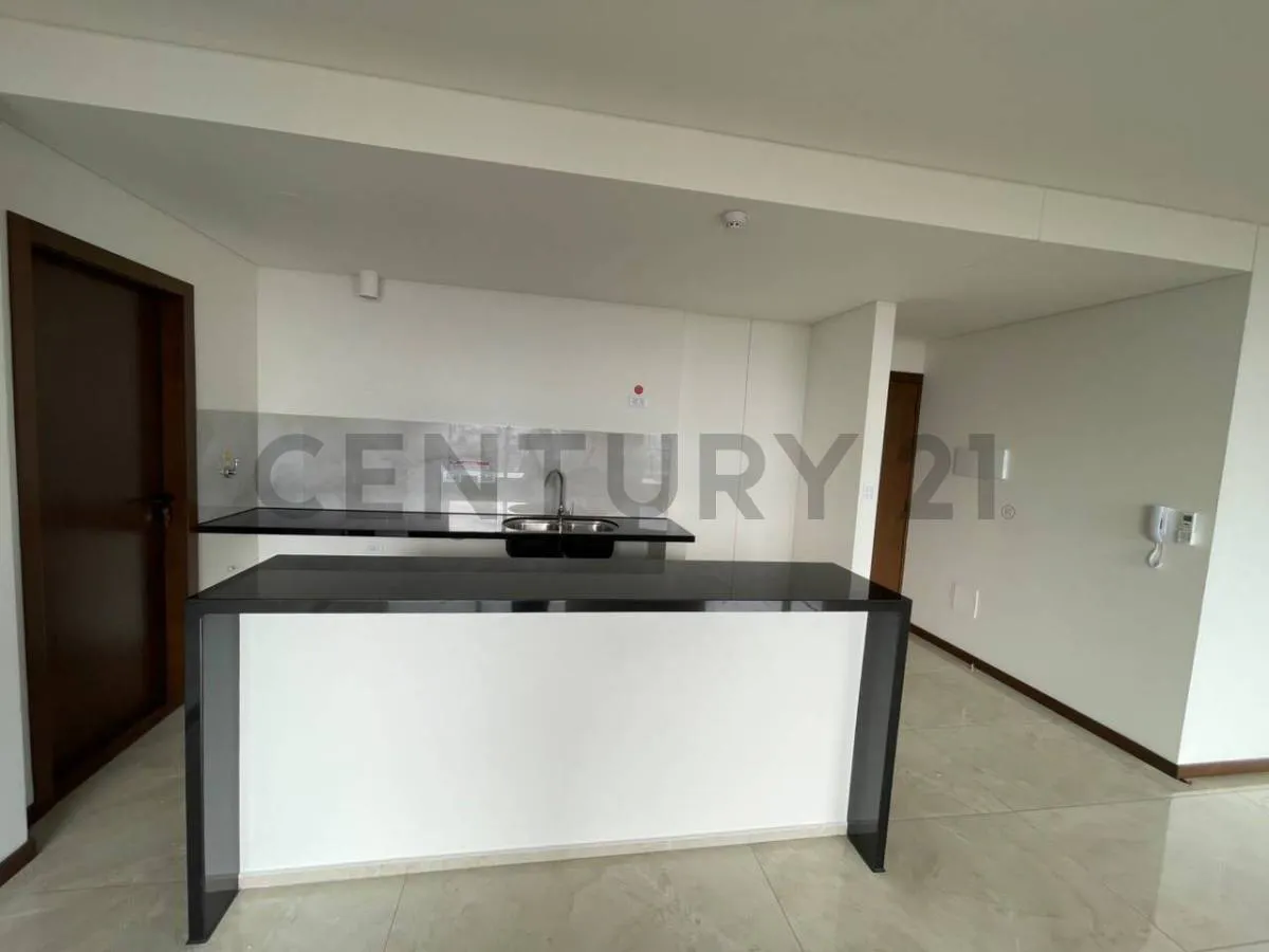Foto 2 de Departamento en Alquiler – Macororó 16-17