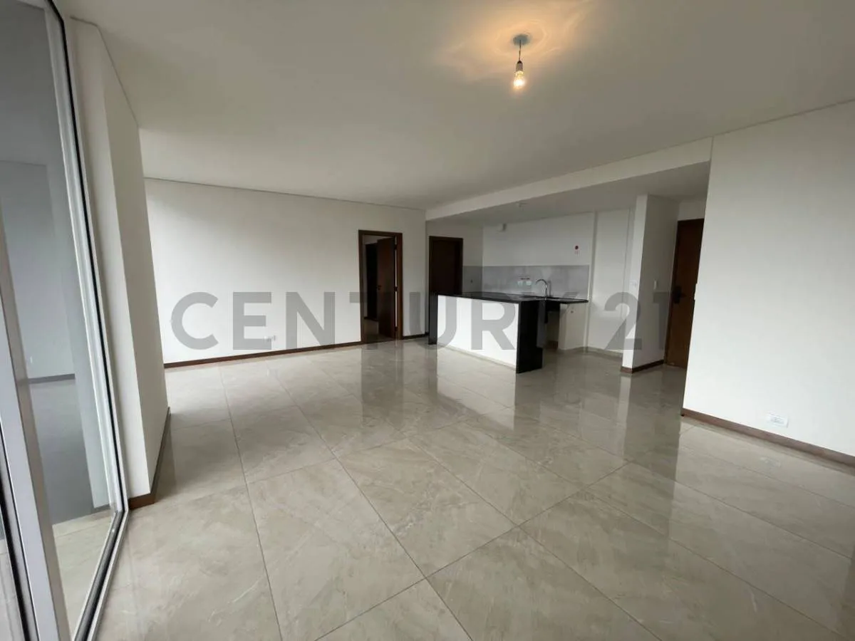 Foto 3 de Departamento en Alquiler – Macororó 16-17