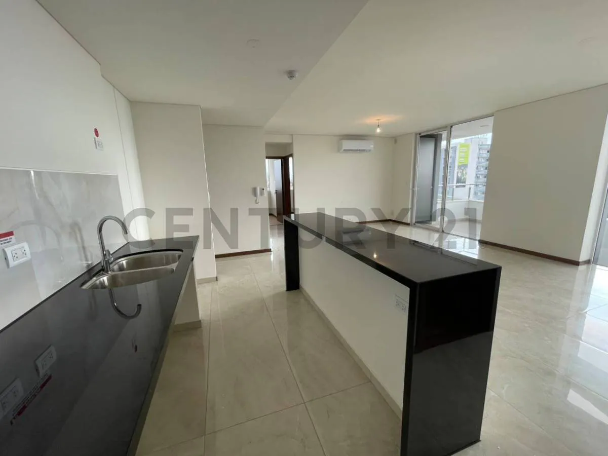 Foto 4 de Departamento en Alquiler – Macororó 16-17