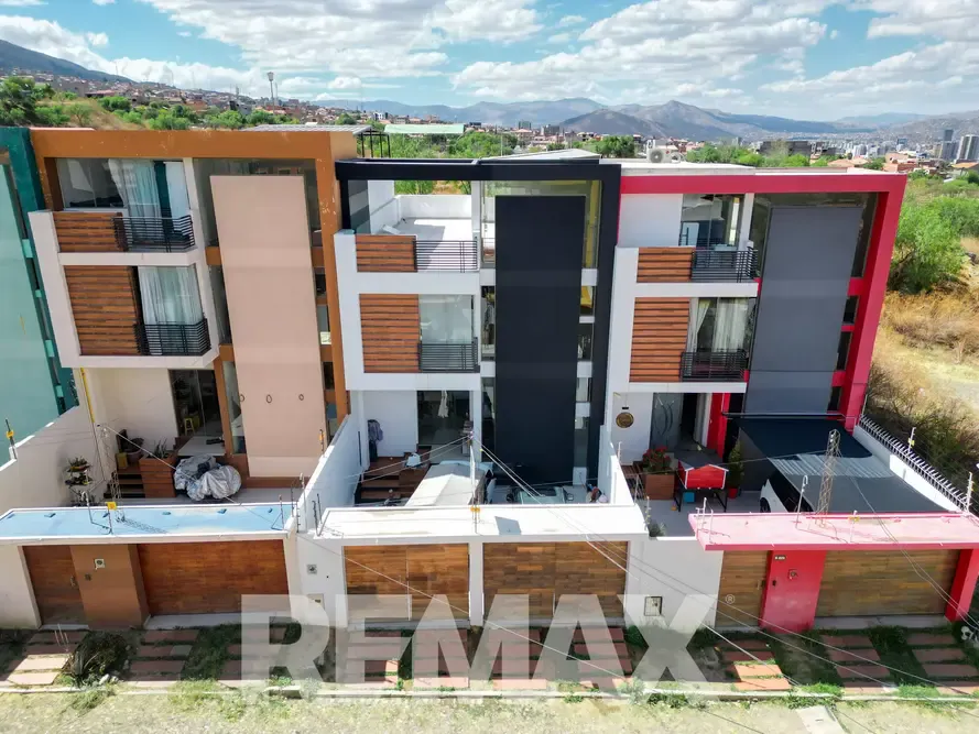 Foto 1 de Casa Independiente en Condebamba - Ubicación Estratégica a ½ Cuadra de La 2da Circunvalación