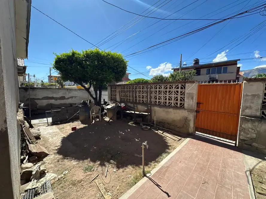 Foto 3 de Casa en Venta Como Terreno - Barrio Ingavy