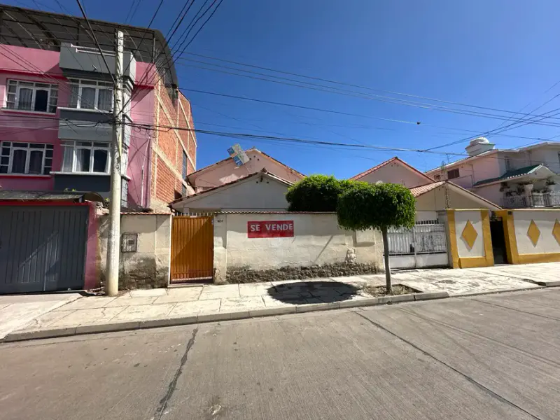 Foto 12 de Casa en Venta Como Terreno - Barrio Ingavy