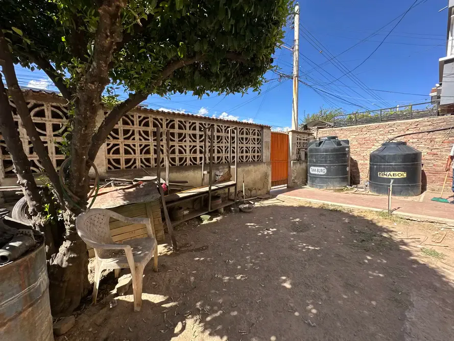 Foto 11 de Casa en Venta Como Terreno - Barrio Ingavy