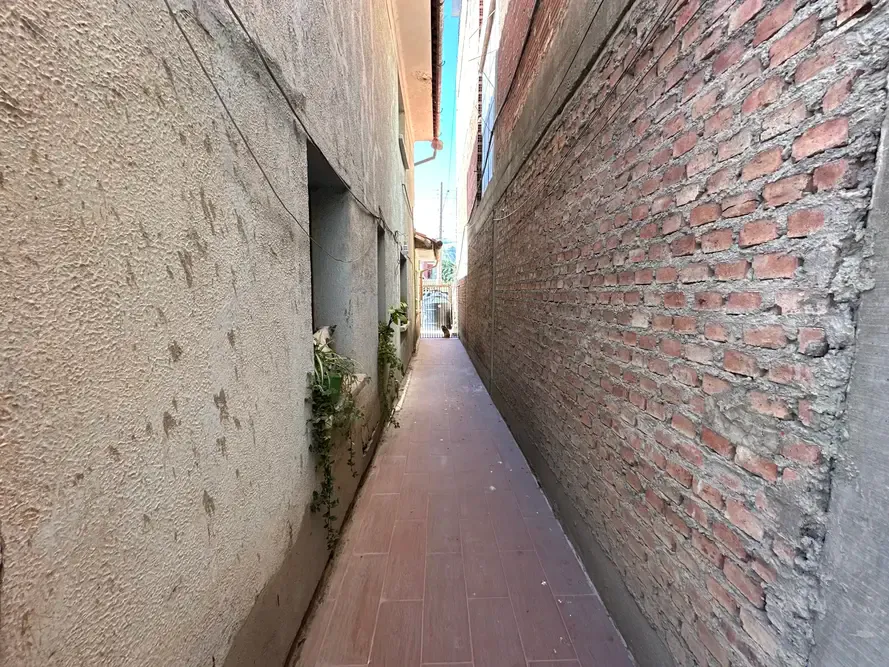 Foto 4 de Casa en Venta Como Terreno - Barrio Ingavy