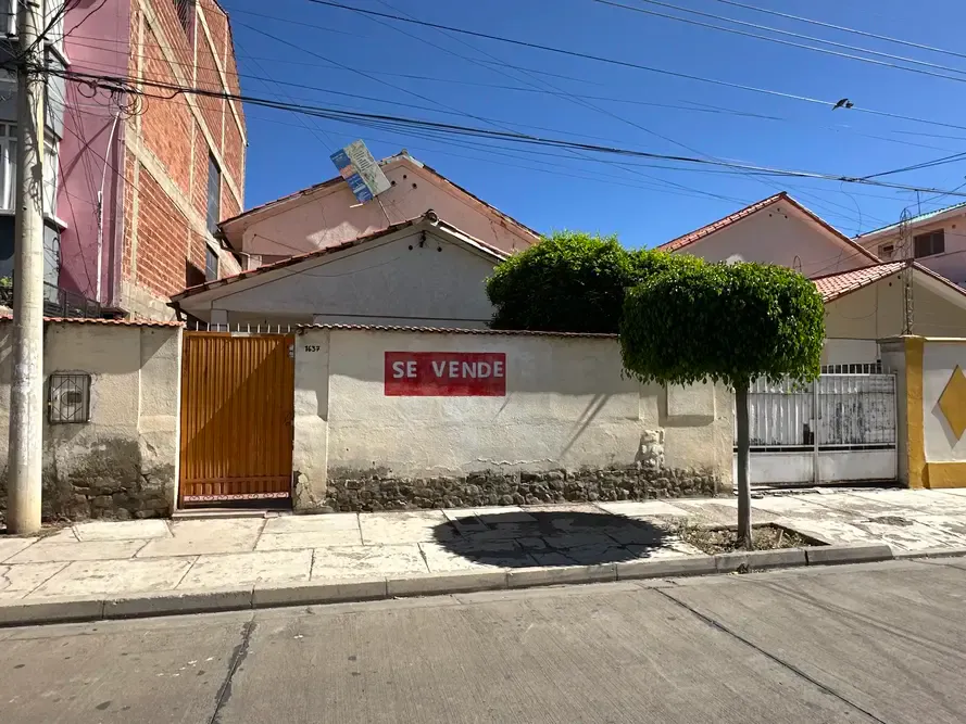 Foto 13 de Casa en Venta Como Terreno - Barrio Ingavy