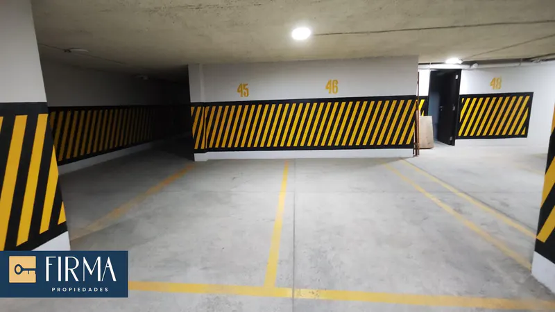 Foto 10 de Compra Este Parqueo y Baulera en Calacoto