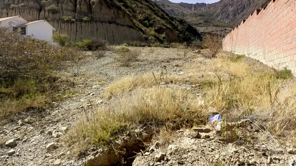 Foto 11 de Terreno de 1.076 m² en Mecapaca con gran potencial de inversión y desarrollo
