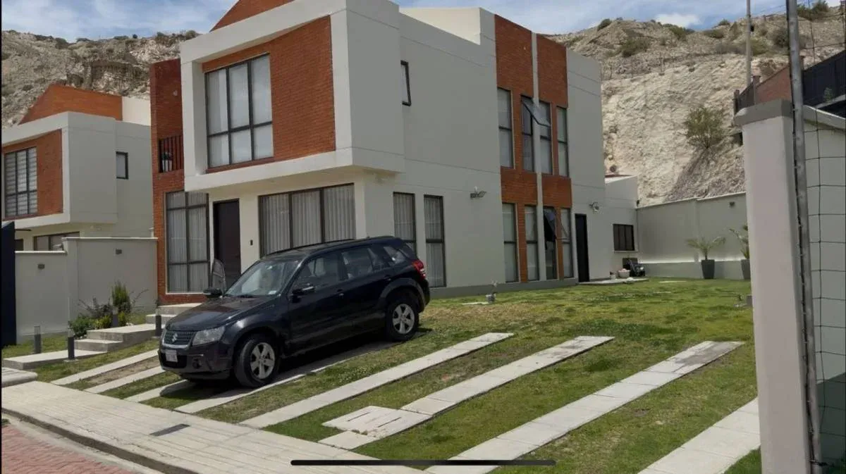 Foto 2 de Casa En Alquiler En Estancia 7 Colores - Mallasilla