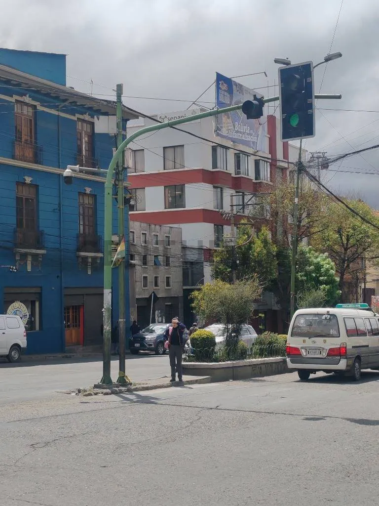 Foto 5 de Venta de dos edificios comerciales y casa con galpones, Avenida Montes