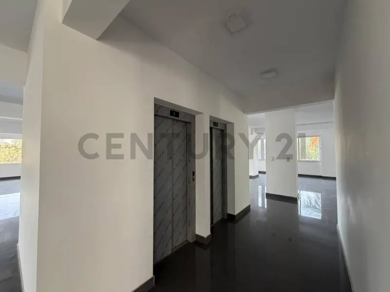 Foto 9 de Venta Local Comercial Edificio La Banda