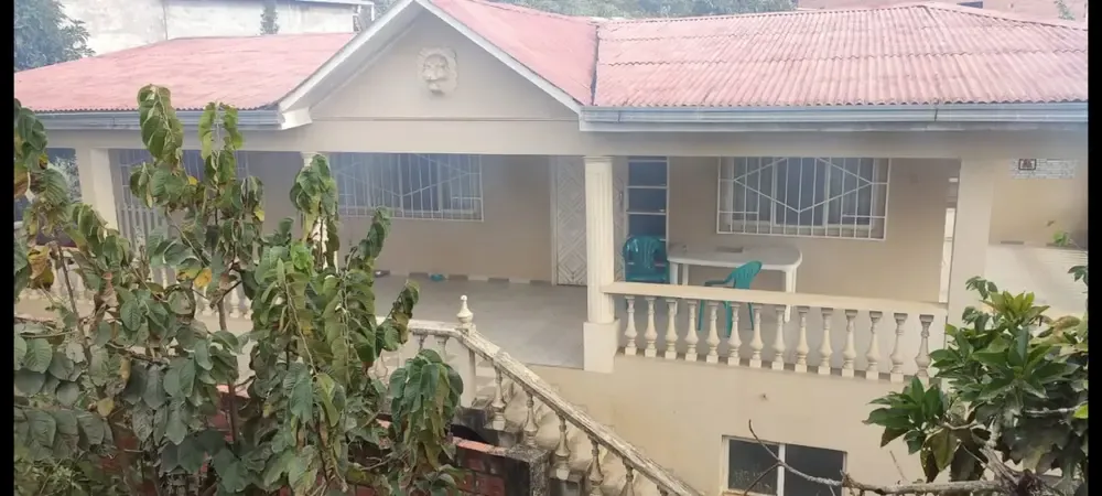 Foto 7 de Casa de campo en venta en Chulumani con 1.250 m², jardín, terraza y 5 dormitorios