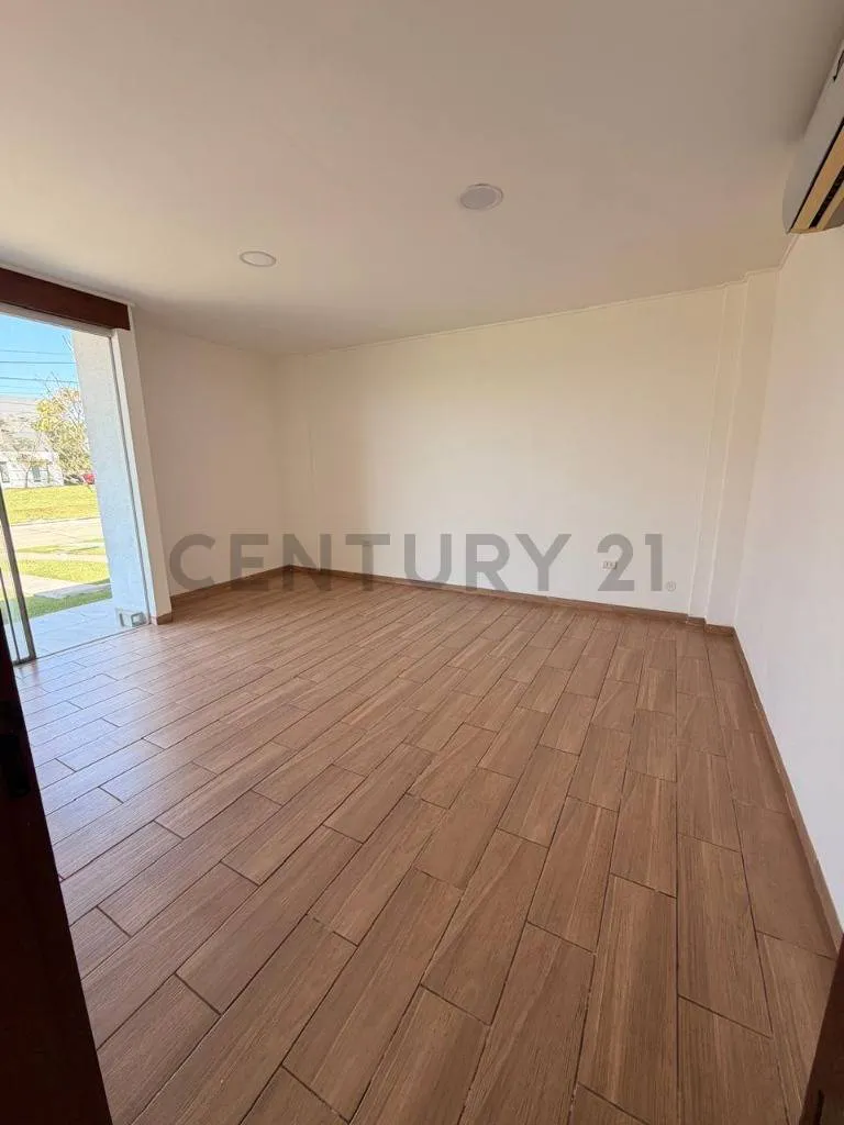 Foto 3 de Casa en alquiler en el Condominio Mirage, Urubo