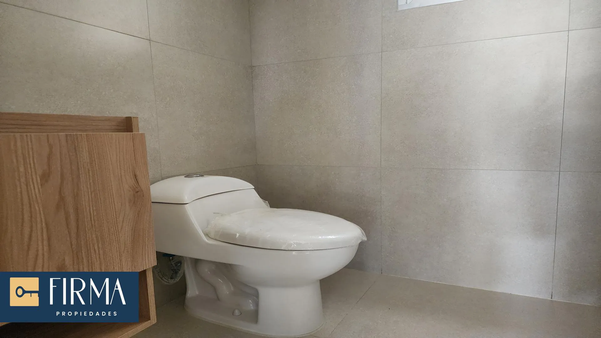 Foto 5 de Compra Este Local Comercial a Estrenar, Huayllani Achumani