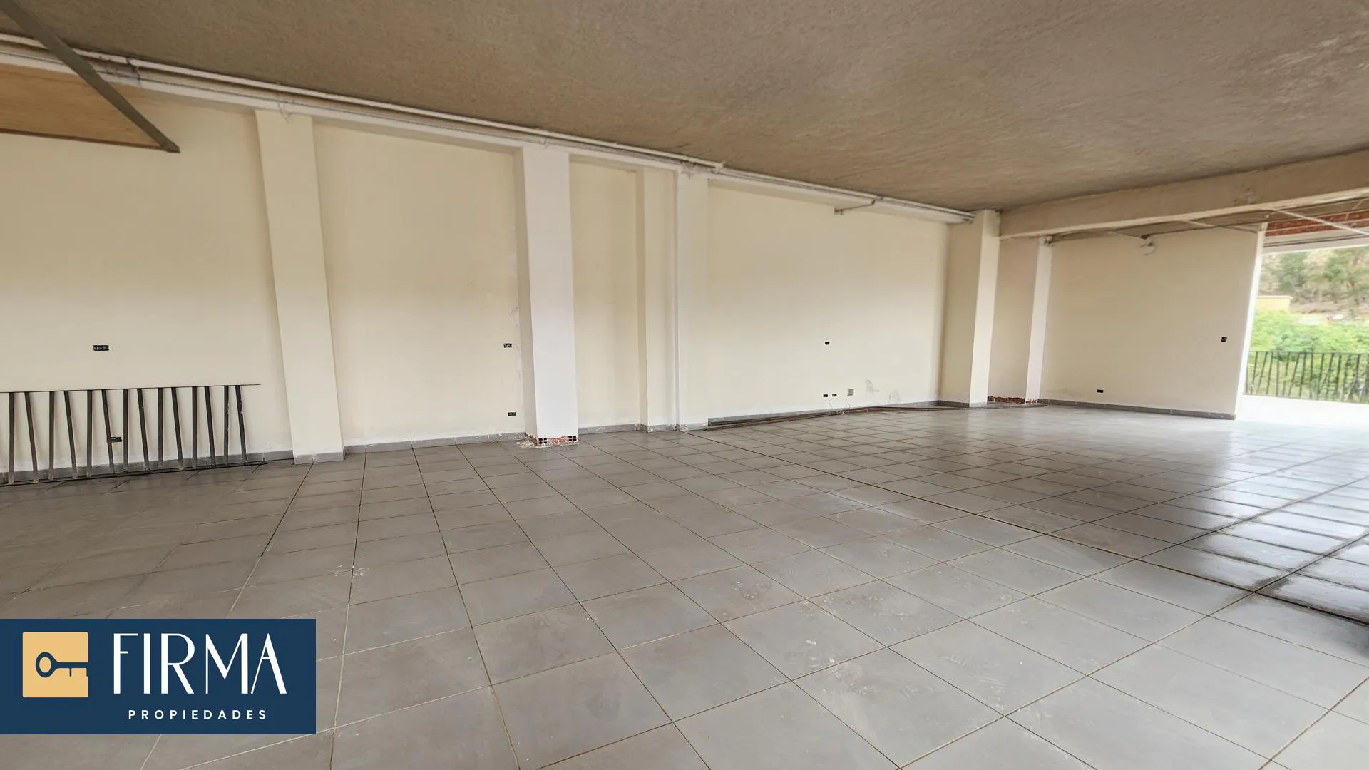 Foto 4 de Compra Este Local Comercial a Estrenar, Huayllani Achumani
