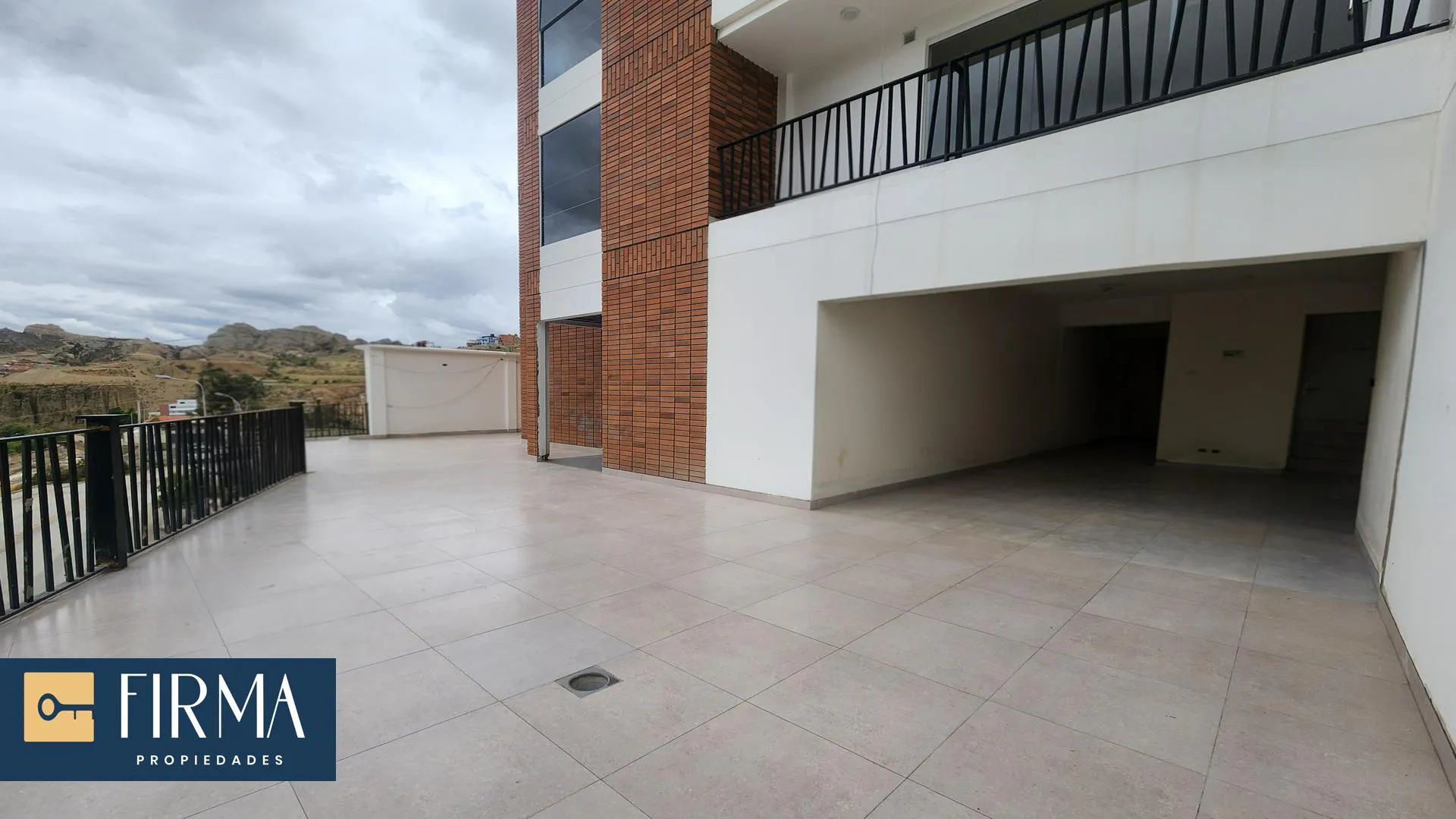 Foto 2 de Compra Este Local Comercial a Estrenar, Huayllani Achumani