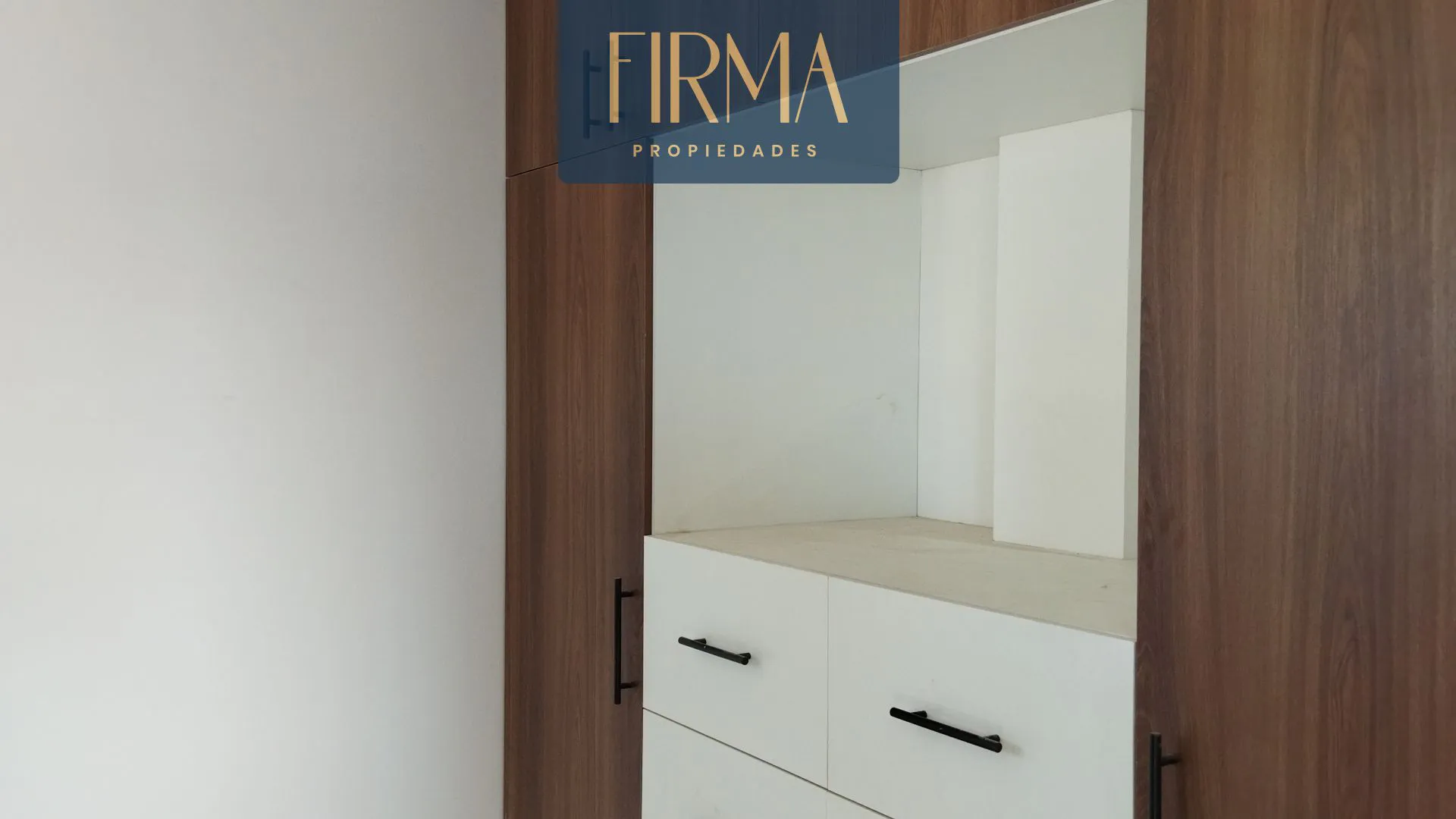 Foto 5 de Compra Esta Casa en Condominio Privado en Los Rosales de Alto Calacoto