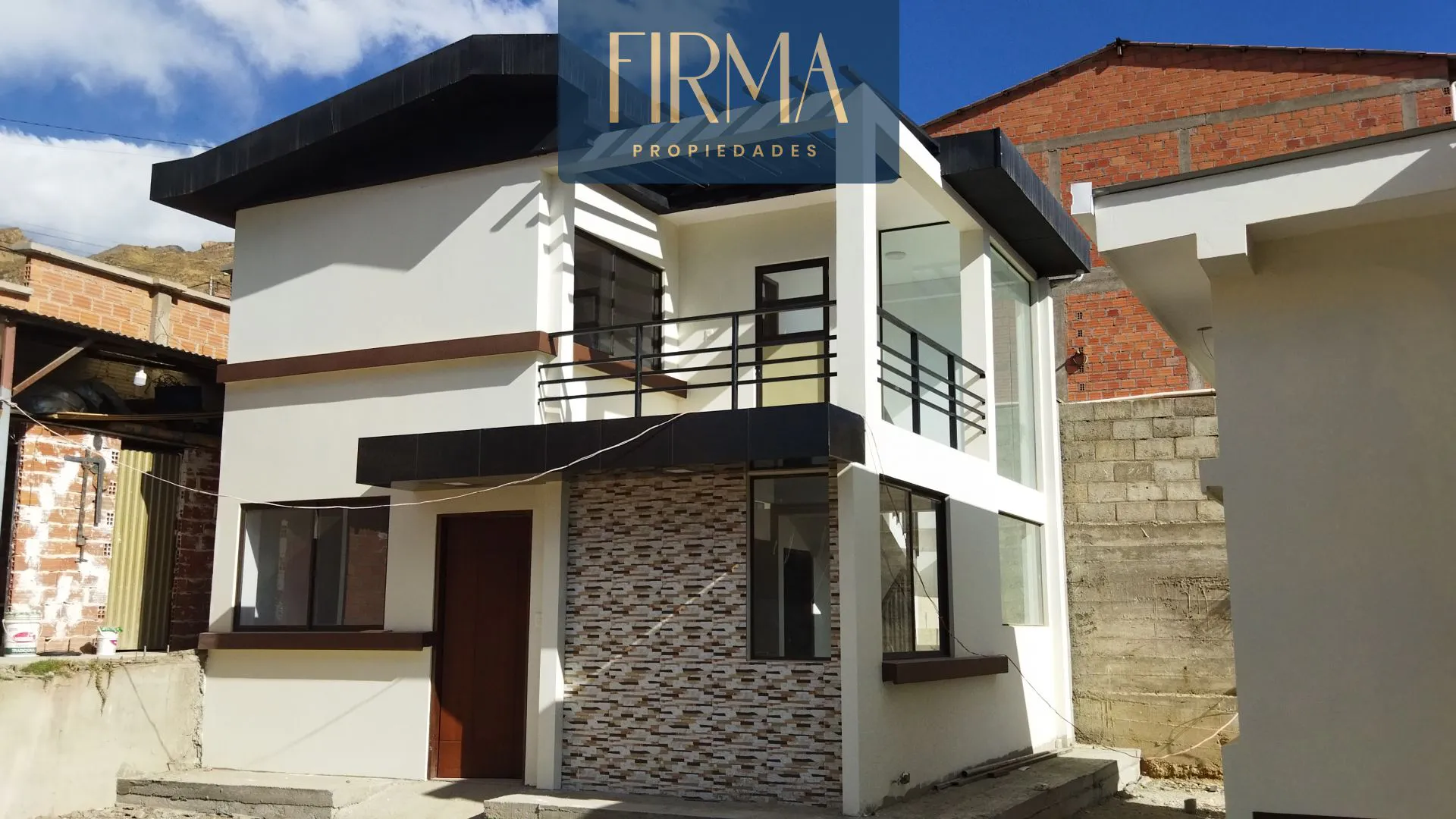 Foto 1 de Compra Esta Casa en Condominio Privado en Los Rosales de Alto Calacoto