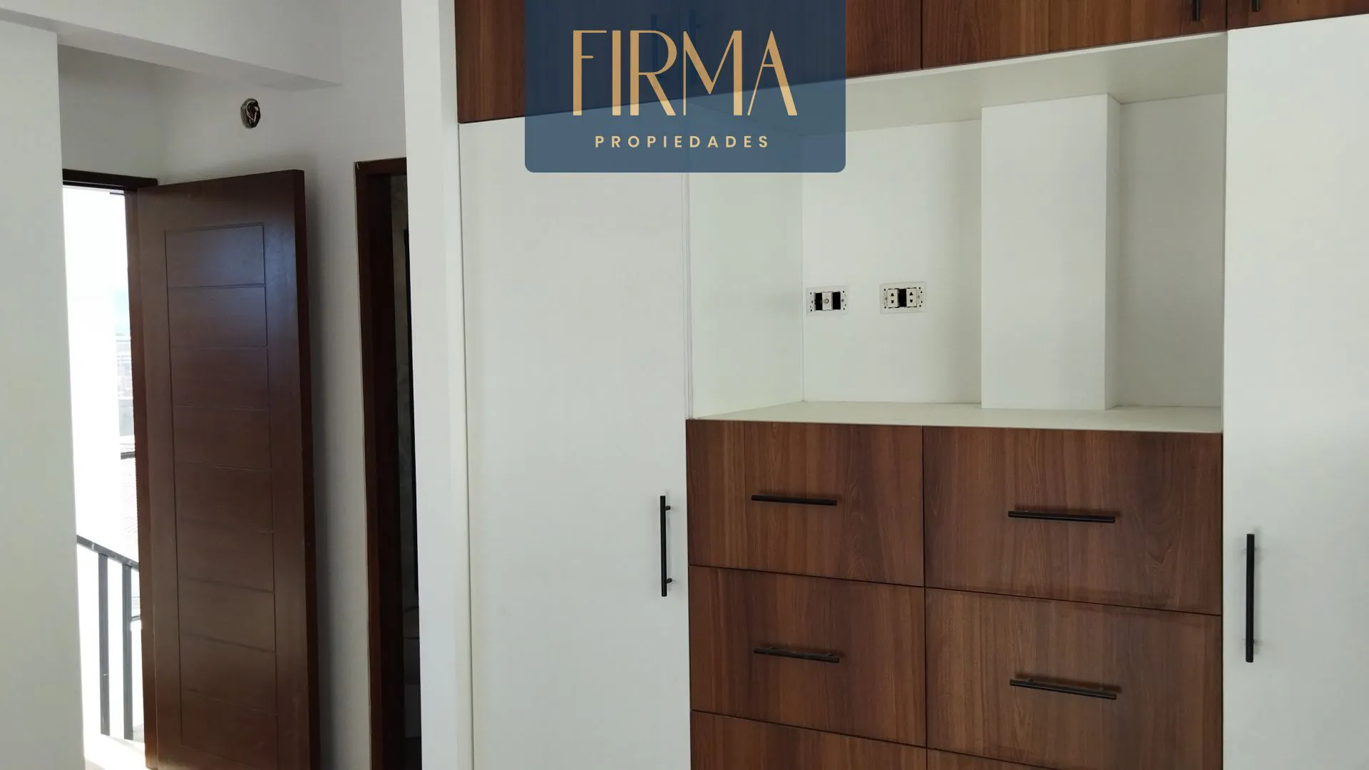 Foto 4 de Compra Esta Casa en Condominio Privado en Los Rosales de Alto Calacoto
