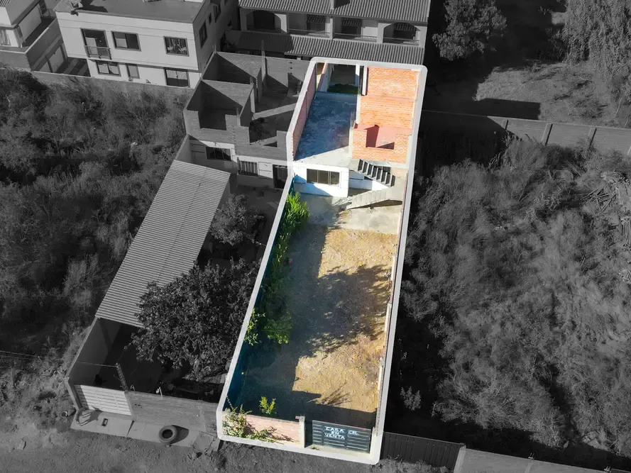 Foto 1 de Terreno con Construcción en Venta – Próximo a Av. Ecológica y Puente Khora