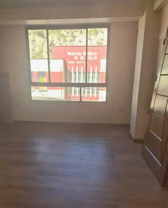 Foto 1 de Local comercial nuevo en alquiler