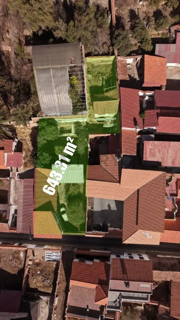 Foto 4 de Terreno con Construccion en Venta