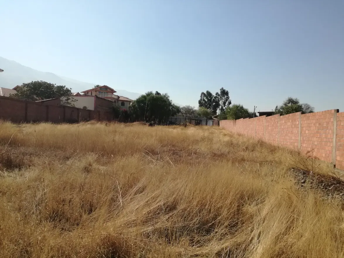 Foto 3 de Amplio Terreno en Venta!! Gran oportunidad de Inversion!!