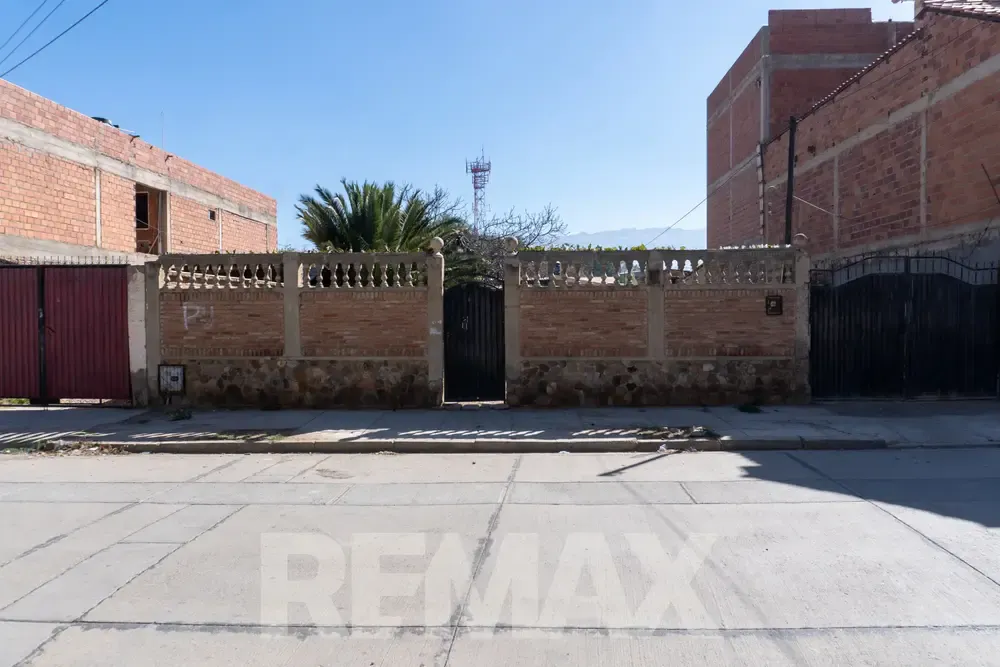 Foto 2 de Espectacular TERRENO de 560 m² con Amplio Frente en Zona Residencial – Jaihuayco