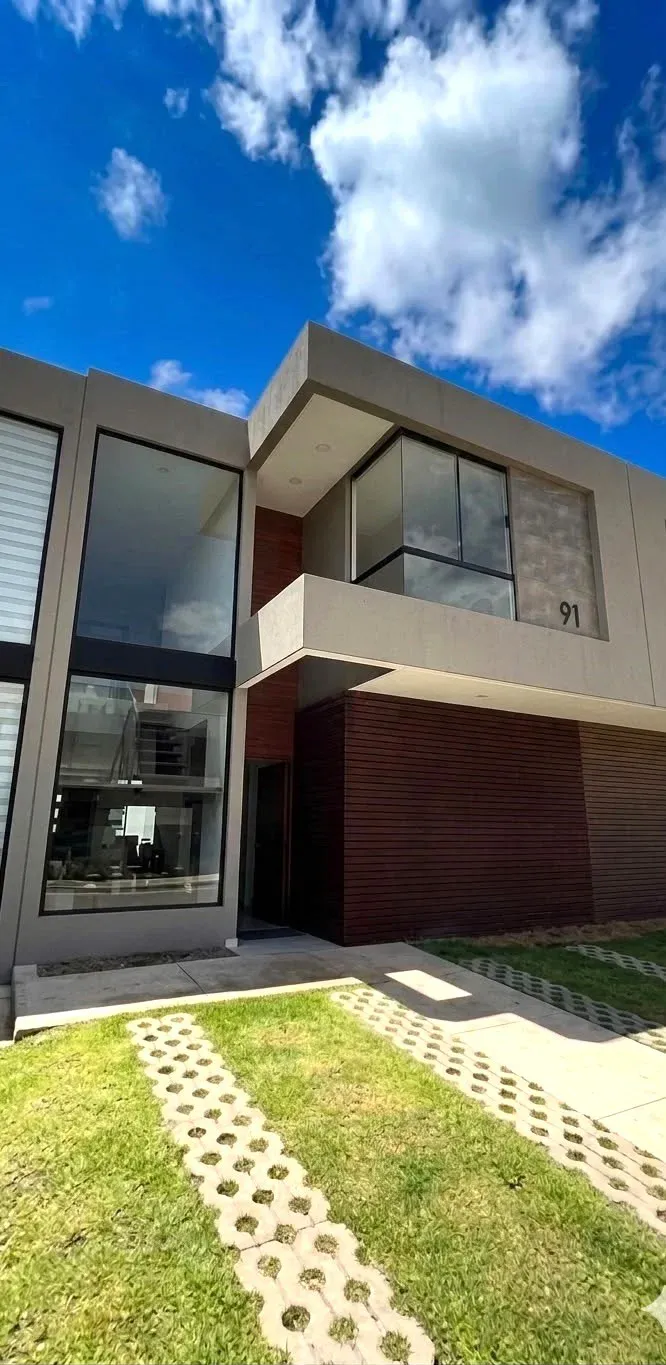 Foto 1 de Casa En Venta A Estrenar Condominio Urubó Nord