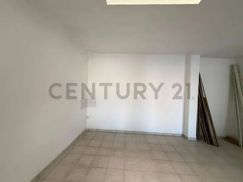 Foto 10 de Locales en Alquiler en Pleno Centro de La Ciudad