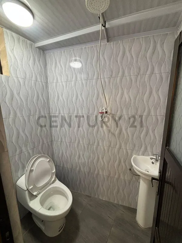 Foto 14 de Casa Comercial Tipo Galpón en Alquiler – Zona Terminal