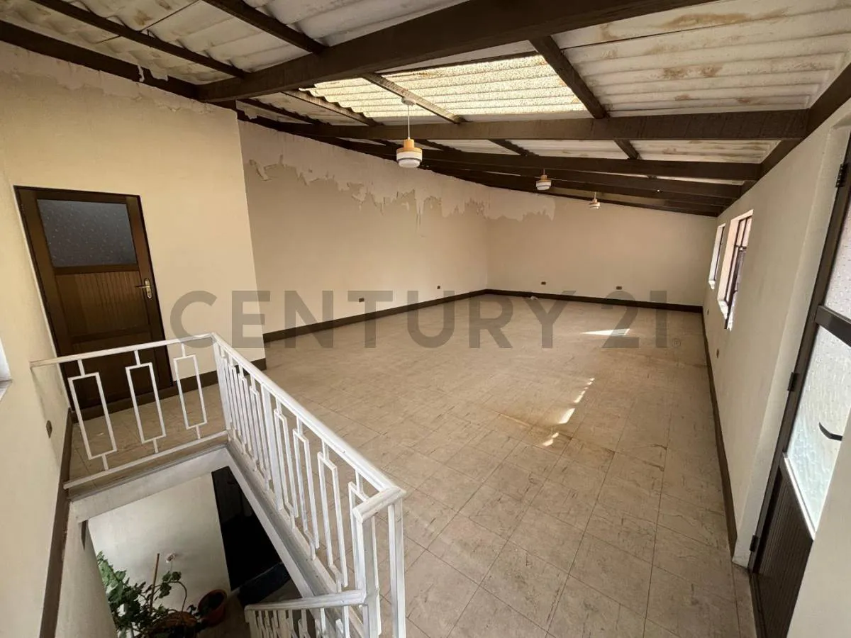 Foto 3 de Casa Comercial Tipo Galpón en Alquiler – Zona Terminal